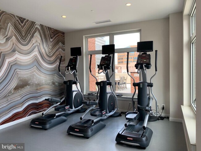 Building Photo - 4915 Hampden Ln