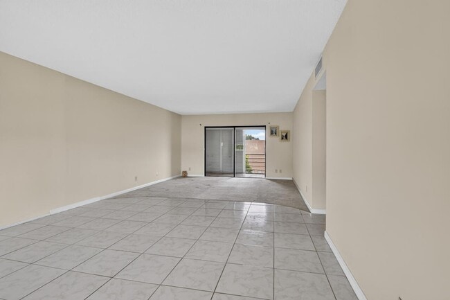 Building Photo - 4140 NW 44th Ave