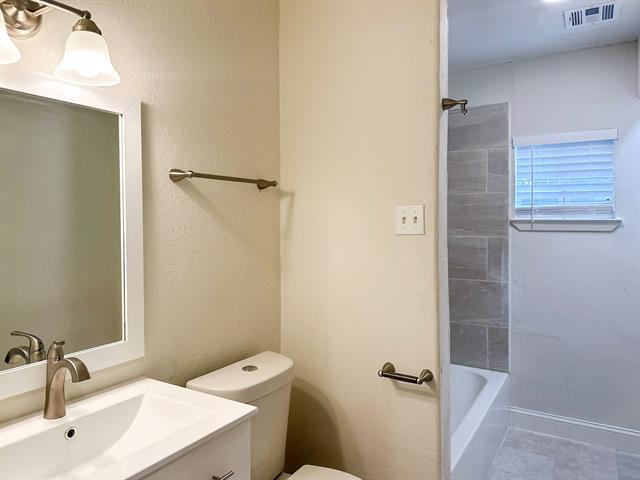 Building Photo - 3118 Dartmouth Dr