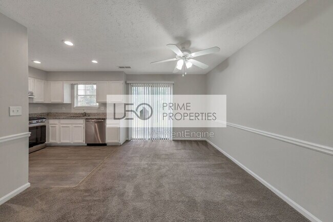 Building Photo - 1008 Huntington Trce SE