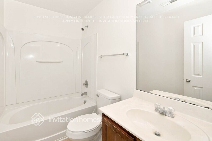 Building Photo - 4001 Sedgewick Rd