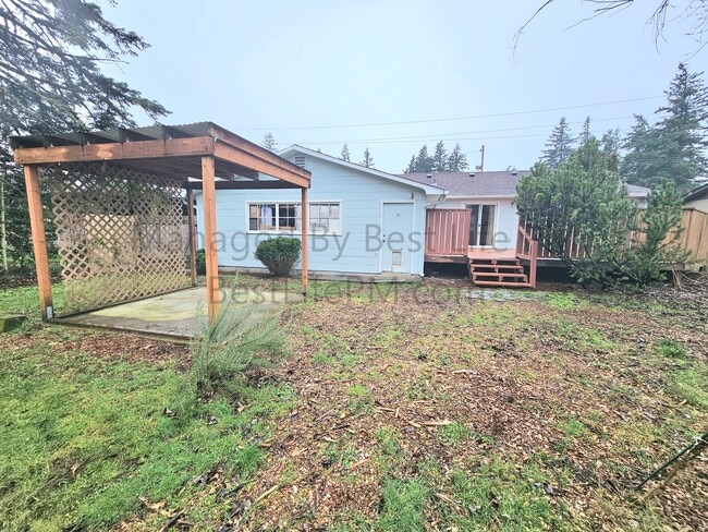 Building Photo - 3040 SE 136th Ave