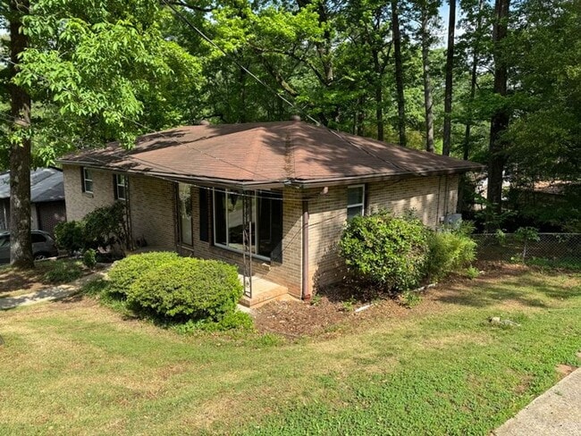 Building Photo - MOVE IN SPECIAL!! LIMITED TIME ONLY! HALF OFF FIRST MONTH!!