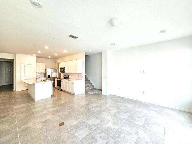 Building Photo - 6073 Carre Wy