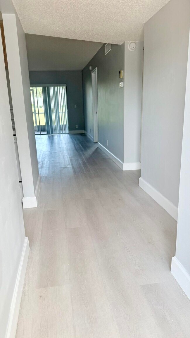 Building Photo - 2828 Casita Way