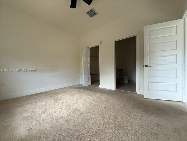 Building Photo - 7905 NW 104th Ave