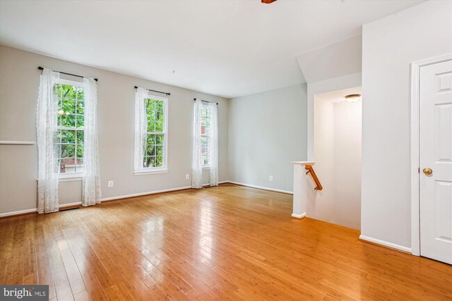 Building Photo - 171 Barrett Pl