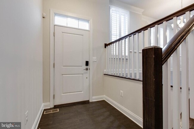 Building Photo - 8526 Pine Springs Dr