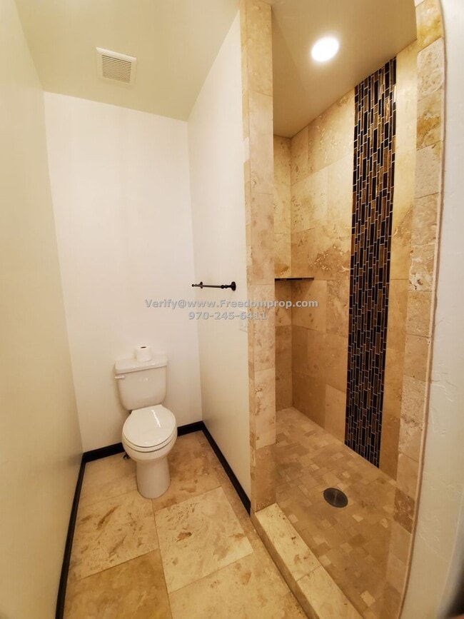 Building Photo - Just Like New – Move-In Ready Home in Gran...