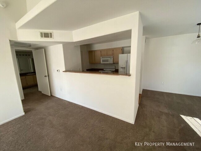 Building Photo - 555 E Silverado Ranch Blvd