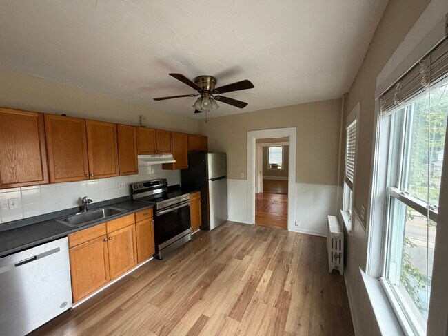 Building Photo - 253 Whitwell St