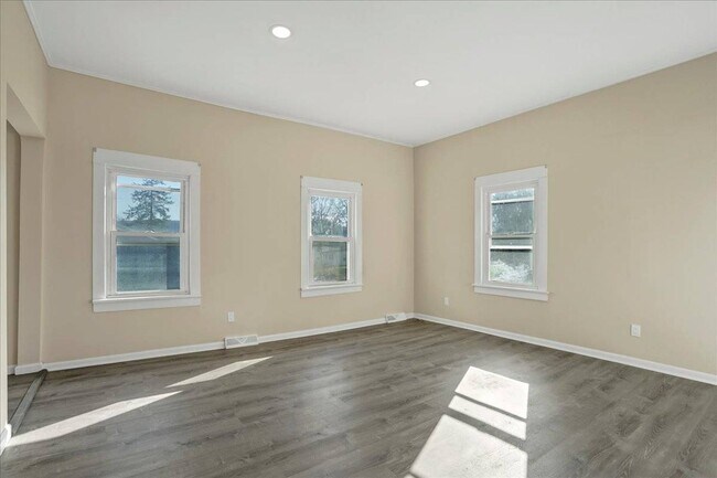 Building Photo - 3 Park Ave