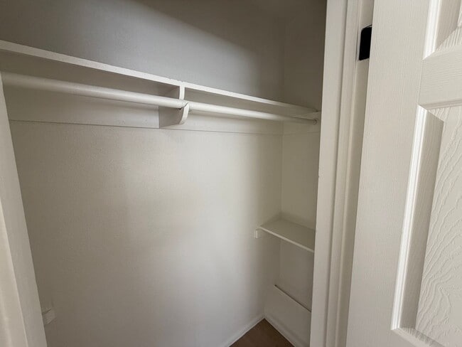 Building Photo - Spacious 4 Bed 3 Bath Single-Level Home | RV Gate | Huge Yard | Bright Open Layout