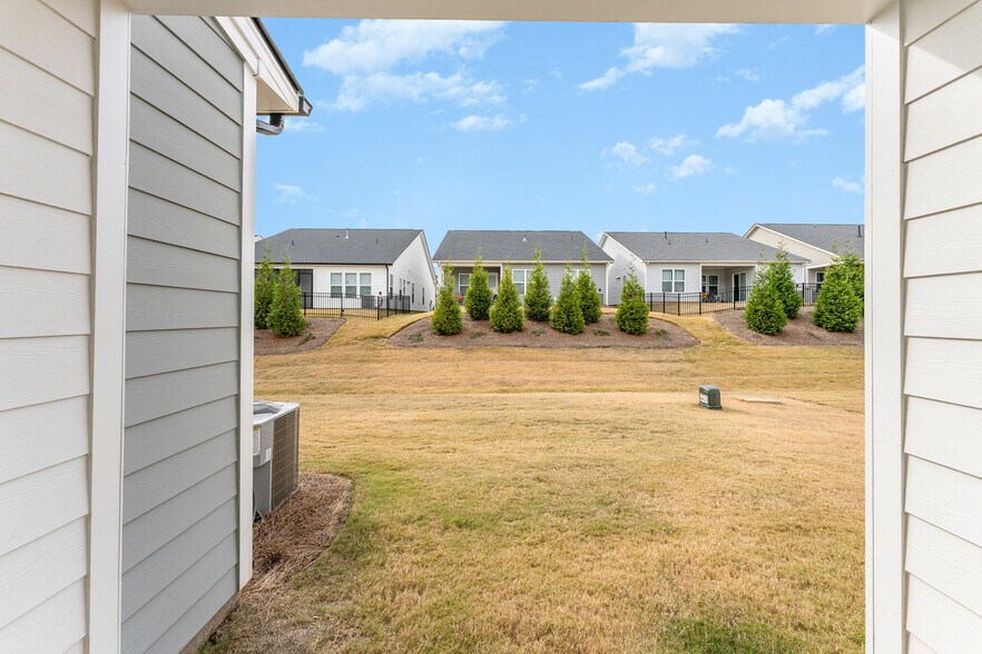 Building Photo - 9529 Munsing Dr