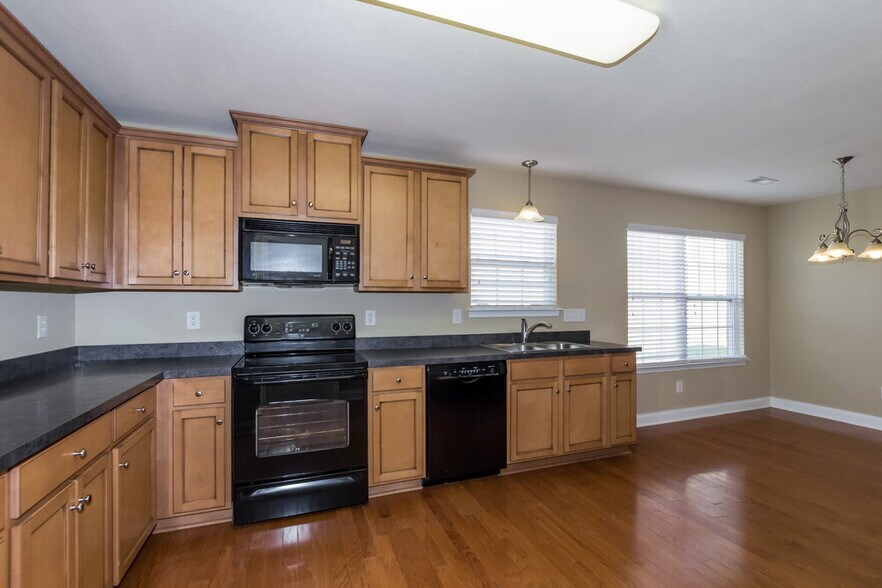 Building Photo - 6246 Silver Chime Way