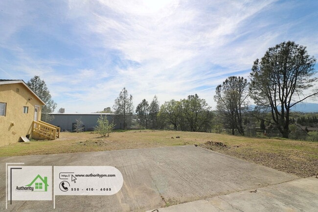 Building Photo - 794 Twin View Blvd