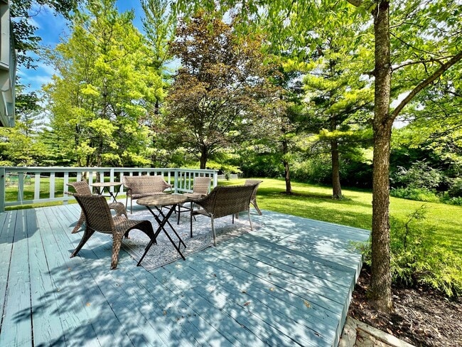 Building Photo - 6631 Pin Oak Ct