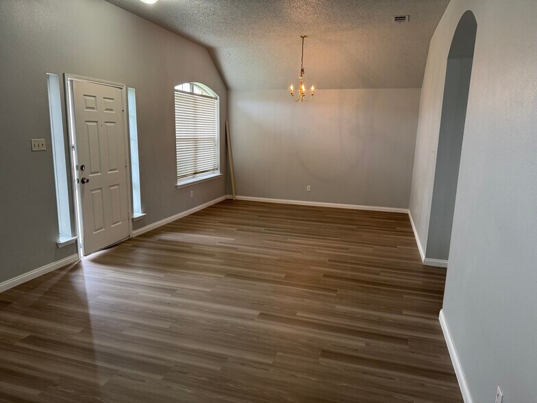 Building Photo - 2064 Pecan Creek Dr