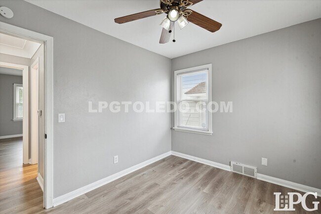 Building Photo - 3648 Watson Ave