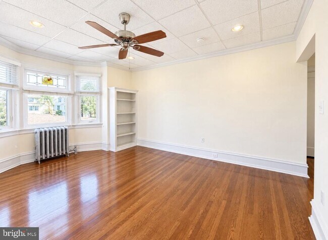 Building Photo - 815 Fayette St