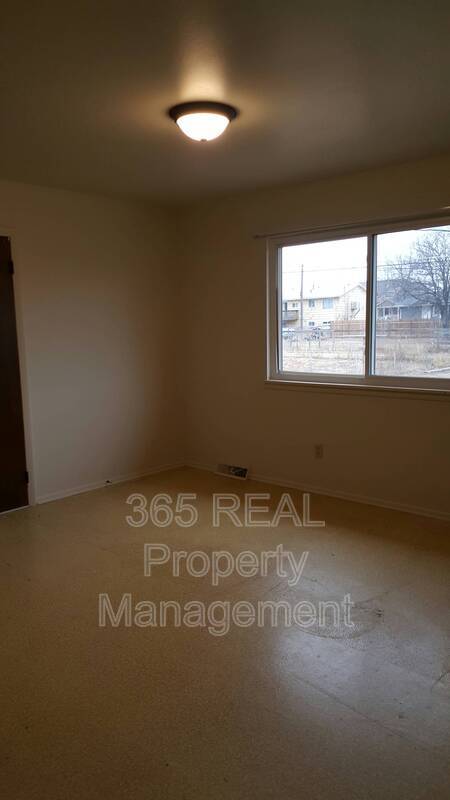 Building Photo - 803 4th St