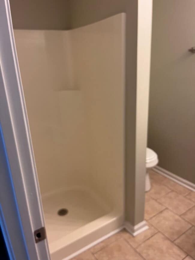 Building Photo - 3 Bedroom 3 Bathroom Townhouse!