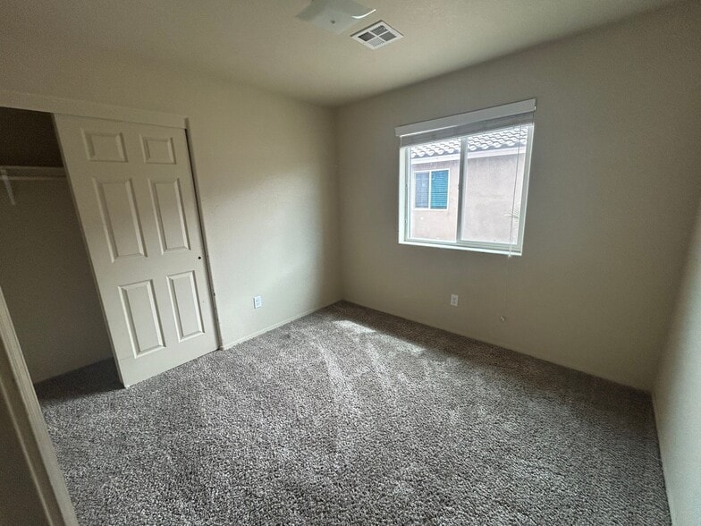 Building Photo - 7826 E 44th Pl