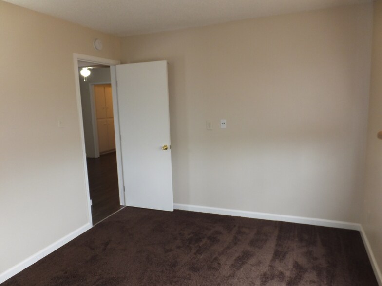 Building Photo - 6890 Paramount Blvd