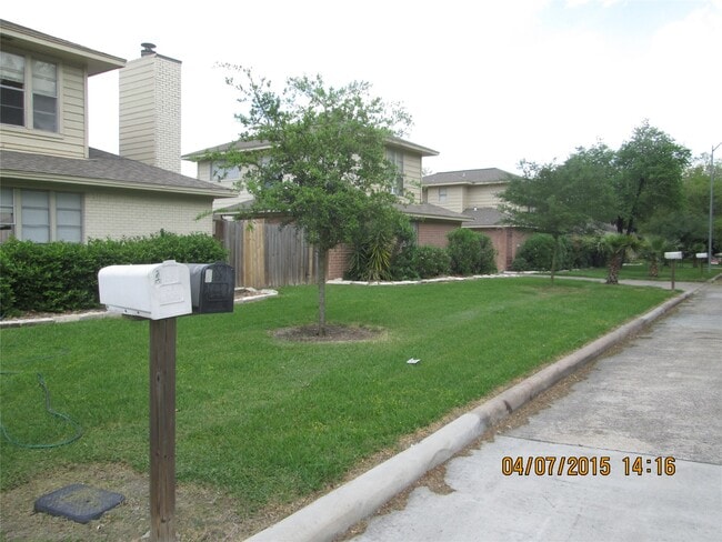 Building Photo - 10834 Sugar Hill Dr