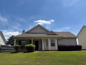 Building Photo - Immaculately Clean 3Bed/2Bath home for lease in Jonesboro