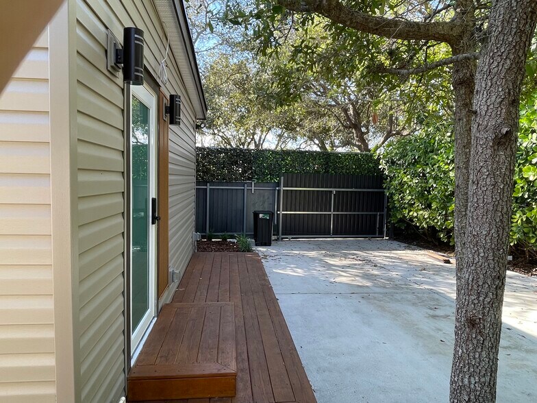Building Photo - 9131 SW 18th Ter