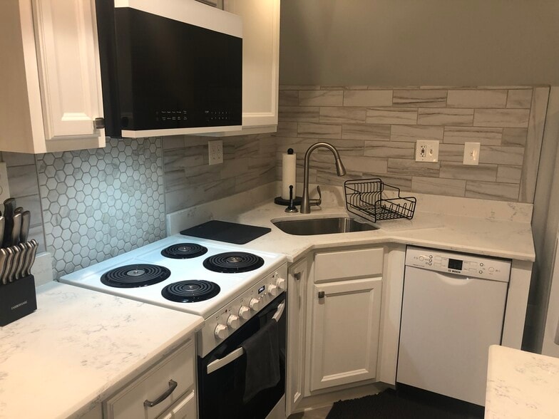 Building Photo - 1004 Breedon Ct