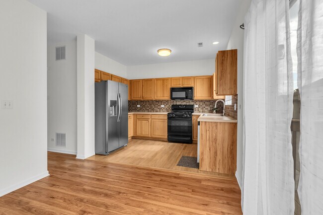 Building Photo - 1084 Ellsworth Dr