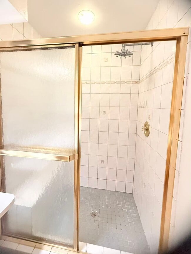 Building Photo - 16354 Villaret Dr