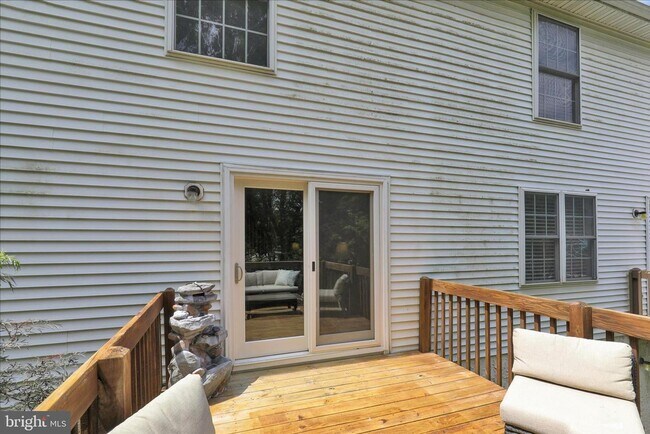 Building Photo - 3 Bed 3 Bath Updated Townhouse In Lititz