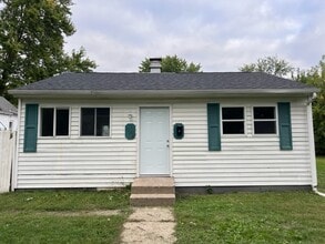 Building Photo - 1722 S Warren St