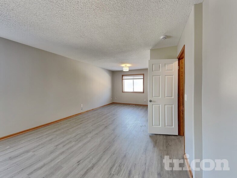 Building Photo - 2739 Zumbrota Cir NE