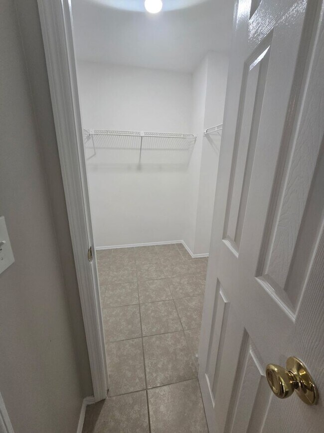 Building Photo - 1574 Three Lanterns Ln