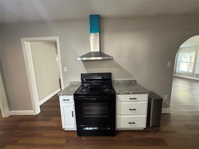 Building Photo - 7406 Llano Ave