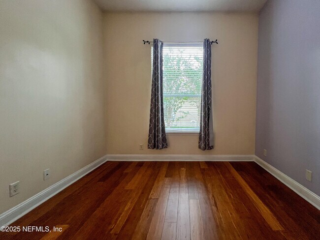 Building Photo - 1704 Tall Tree Dr E