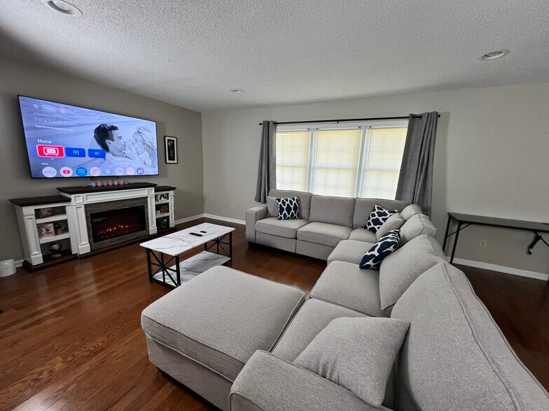 Building Photo - 333 Chapman Rd