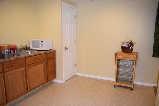 Building Photo - 2146 Cabrillo Ln