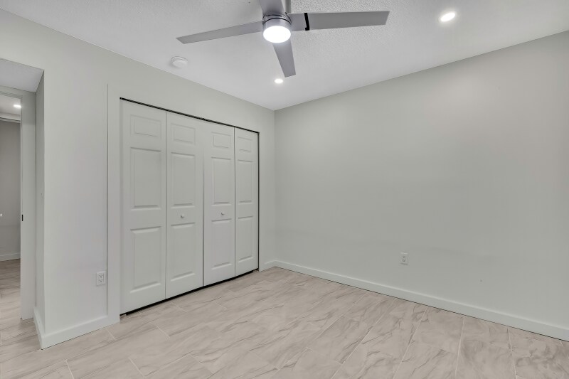 Building Photo - 10931 W Tidewater Cir