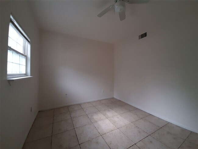 Building Photo - 4542 Otterbury Dr