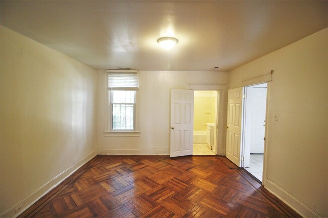 Building Photo - 2025/2026 JHU Off-Campus Awesome 6bd/3ba s...