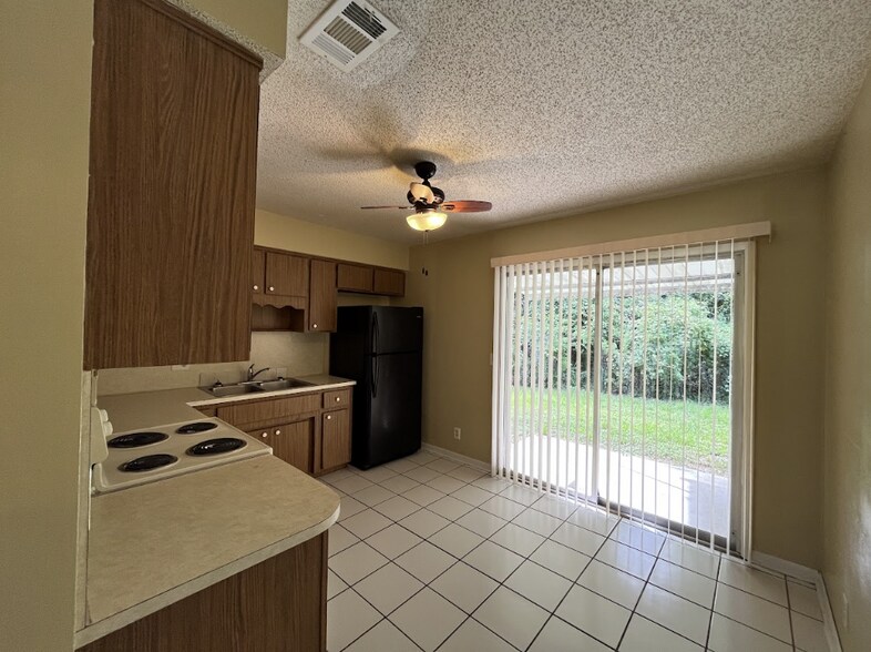 Building Photo - 7500 Necia Dr S