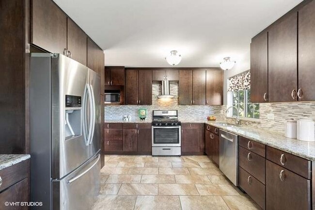 Building Photo - 1756 Bradford Ln