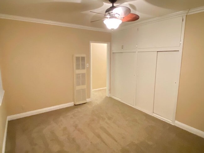 Building Photo - Nice Neighborhood North Long Beach 2 bd 1 ...