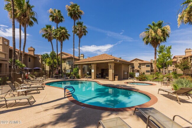 Building Photo - 930 N Mesa Dr