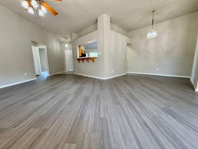 Building Photo - 381 Verbena Ave
